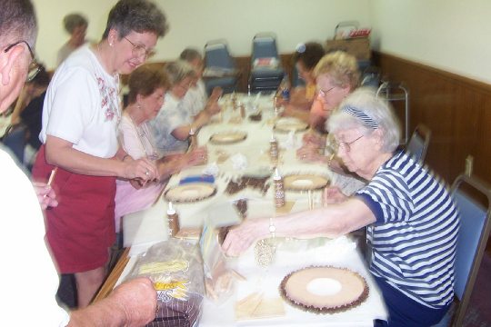 Caswell - Christmas crafts 3.jpg 38.8K